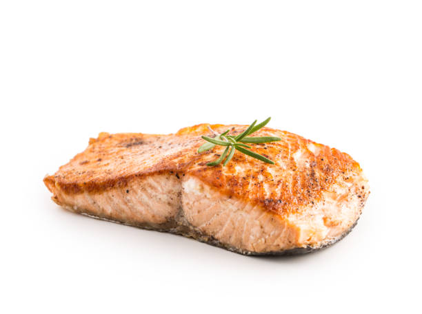 salmón. salmón asado steakisolated sobre fondo blanco - alimentos cocinados fotografías e imágenes de stock