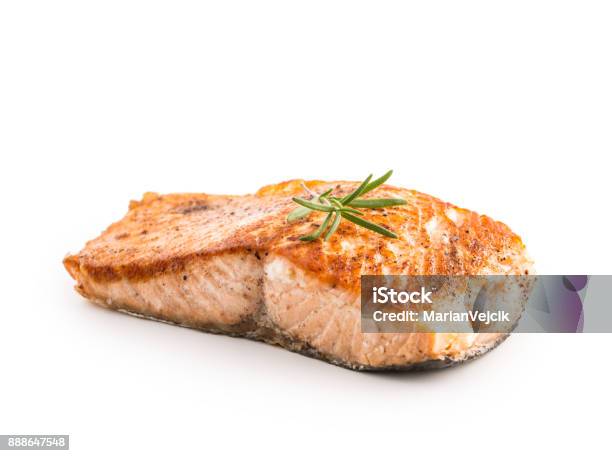 Salmone Bistecche Arrosto Di Salmonesolate Su Sfondo Bianco - Fotografie stock e altre immagini di Salmone - Frutto di mare