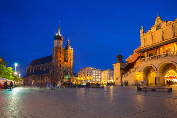 istock St. Mary Basilica and the Krakow Cloth Hall at night 888759642
