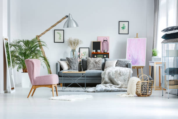 istock Living room with pink accents 888778864