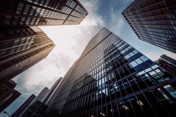 manhattan skyscapers wall street financial district nowy jork - wall street zdjęcia i obrazy z banku zdjęć