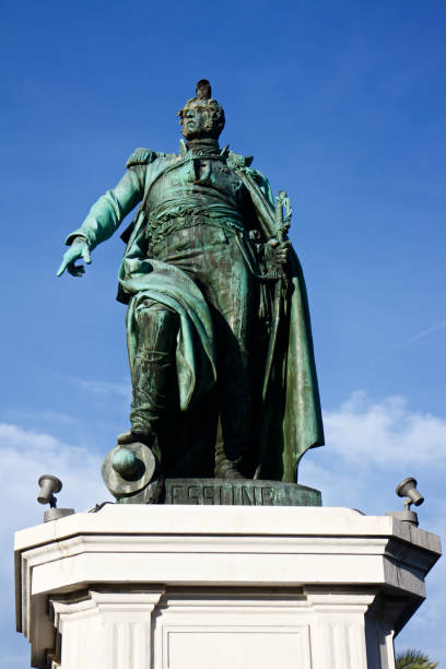 istock Statue of Napoleon with pidgeon on the head 888988456