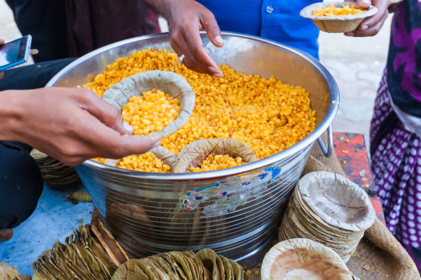 istock Indian street food sweet corn 889020958