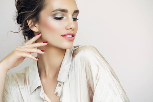 istock Beautiful woman 889049822