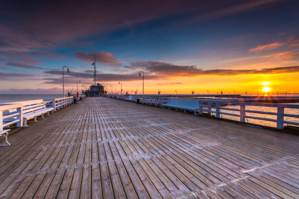 istock Cold morning at Pier in Sopot 889089300