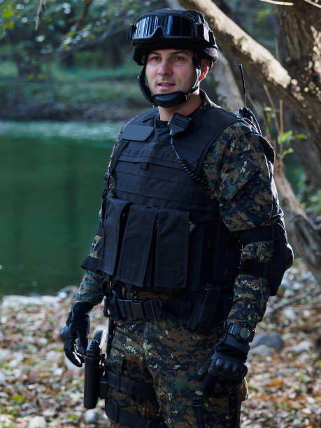 istock Police officer on duty 889586894