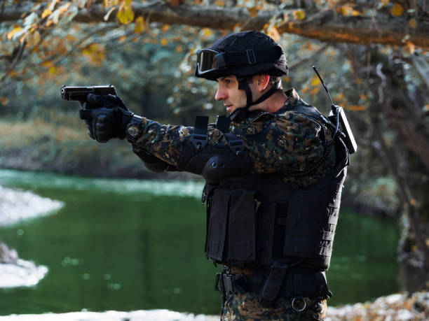 istock Police officer on duty 889586960