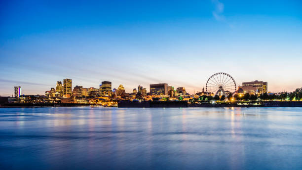 Montreal skyline at sunset Montreal skyline at sunset montréal photos stock pictures, royalty-free photos & images