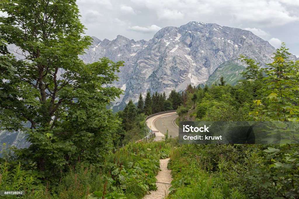 Rossfeld Panoramastraße über die Berge zwischen Deutschland und Österreich - Lizenzfrei Alpen Stock-Foto