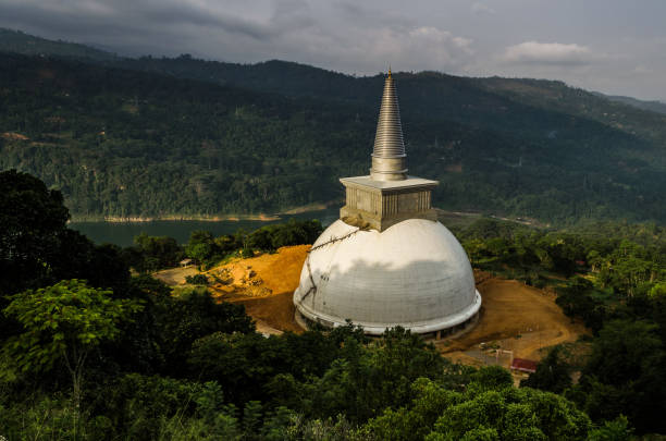 istock Kotmale Mahaweli maha Stupa, Sri Lanka 889806622