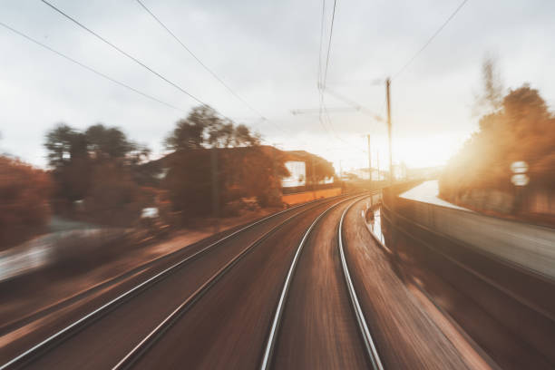 istock Railroad turns to the right 889833662