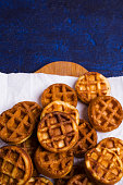 traditionelle-runde-belgische-waffeln.jpg?b=1&s=170x170&k=20&c=x_qZW6oF3b4CxJPzU0hcnKX1n02rsNL3AWq4E0gDYi0=