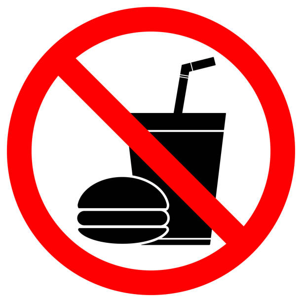 kein essen oder trinken zeichen. pappbecher mit röhrchen und hamburger ikonen in durchgestrichen, roter kreis. vektor - verboten stock-grafiken, -clipart, -cartoons und -symbole