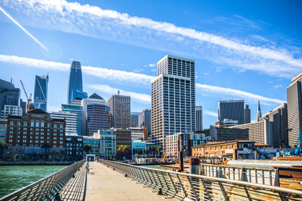 サンフランシスコのダウンタウンのモダンな建物の構造 - day san diego california harbor downtown district ストックフォトと画像