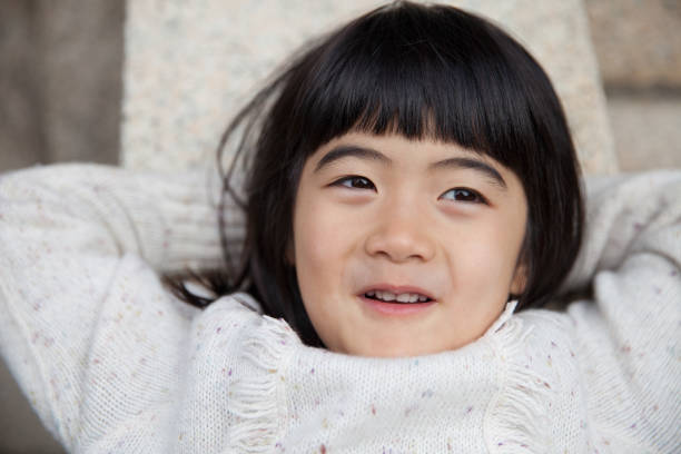 istock Japanese girl relaxing 890205634
