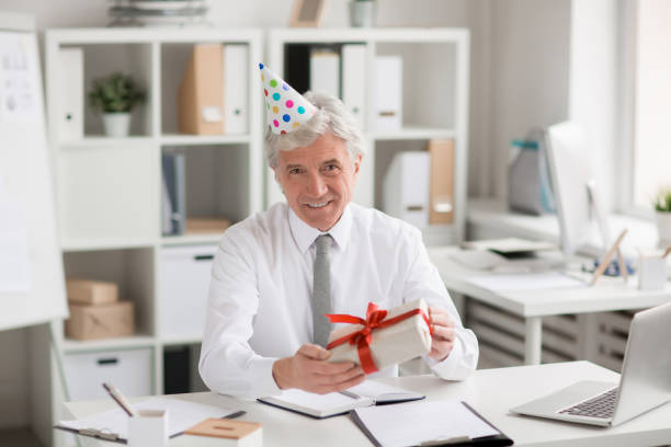istock Birthday of boss 890260544
