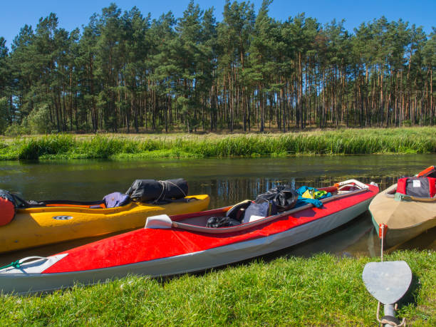 kanu-ausflug - clear sky outdoors canoeing china stock-fotos und bilder