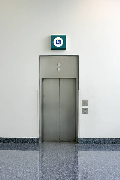Objekte-einfachen isoliert Aufzug – Foto