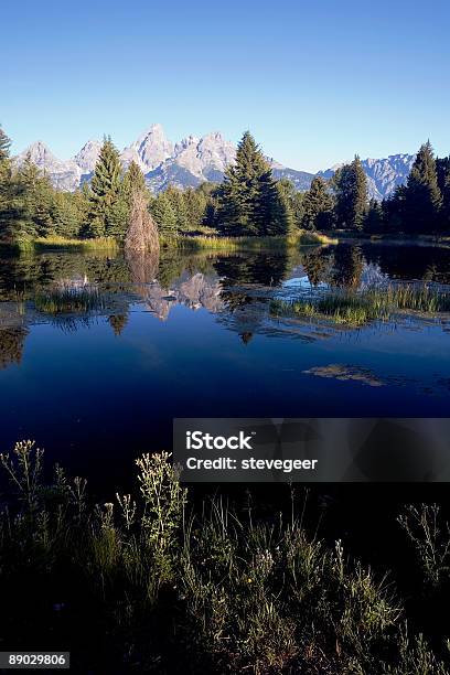 Grand Vistatetons Foto de stock y más banco de imágenes de Aire libre - Aire libre, Azul, Cadena de montañas