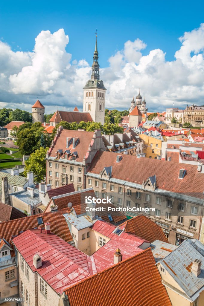 Vieja ciudad de Tallinn - Foto de stock de Tallinn libre de derechos