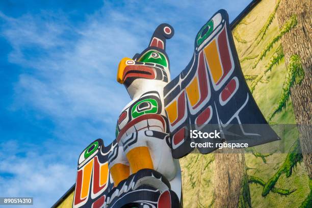 Ancient Colorful Totem Pole In Duncan British Columbia Canada Stock Photo - Download Image Now