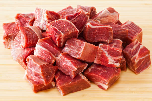 生牛の肉のシチュー - chuck steak ストックフォトと画像