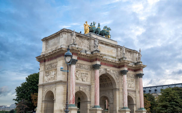 istock Arc de Triomphe du Carrousel in Paris 890589534