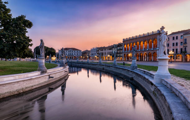 istock Sunset over the Prato della Valle square in Padova, Italy 890669530