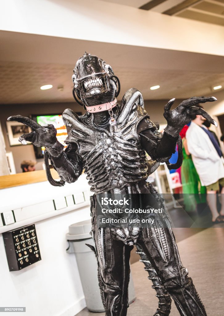 Cosplayer Vestito Da Alieno - Fotografie stock e altre immagini di Alieno -  Alieno, Carlisle, Composizione verticale - iStock