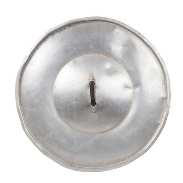 istock Grunge and dirty Pot lid isolated on white background 890813560