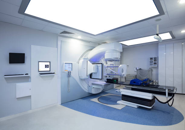 acelerador utiliza para curar cáncer en un laboratorio médico - mri scanner medical scan cat scan oncology fotografías e imágenes de stock