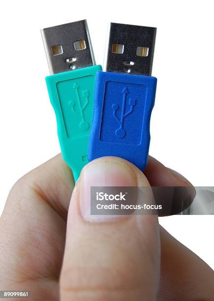 Usb — стоковые фотографии и другие картинки USB-кабель - USB-кабель, Большой палец руки, Вертикальный