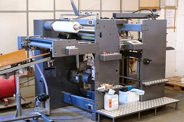 laminación máquina. - laminated plastic printout paper industry fotografías e imágenes de stock