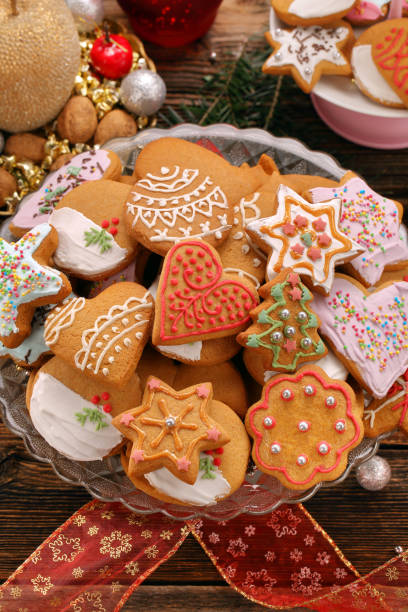 istock Christmas gingerbread cookies in holidays decoration 891008832