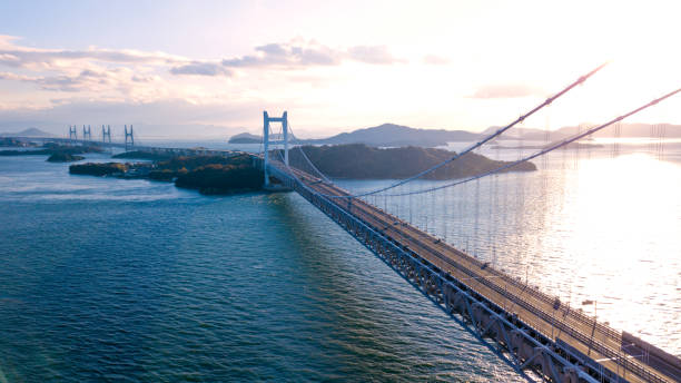 偉大な瀬戸大橋、日本夕日の空撮