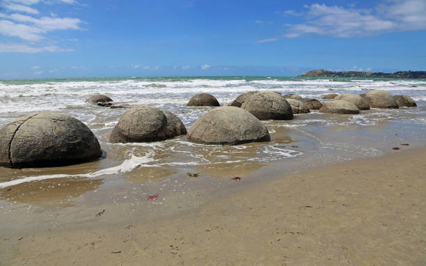 istock Landscape on Koekohe beach 891250380