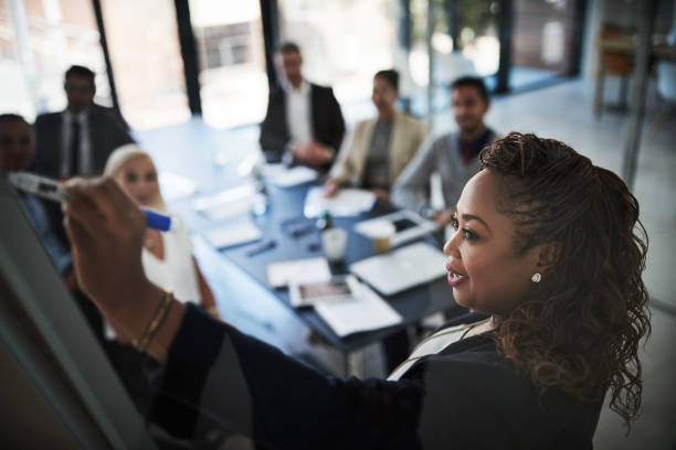 we can go step by step - board room business meeting office imagens e fotografias de stock