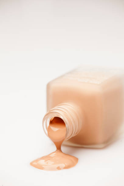 istock a glass bottle and a liquid base that is drawn from it 891297116