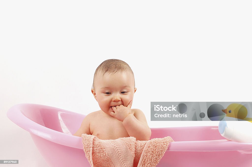 Bebés el baño - Foto de stock de Alegre libre de derechos
