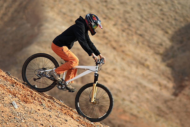 istock Girl downhill on mountain bike 89138780