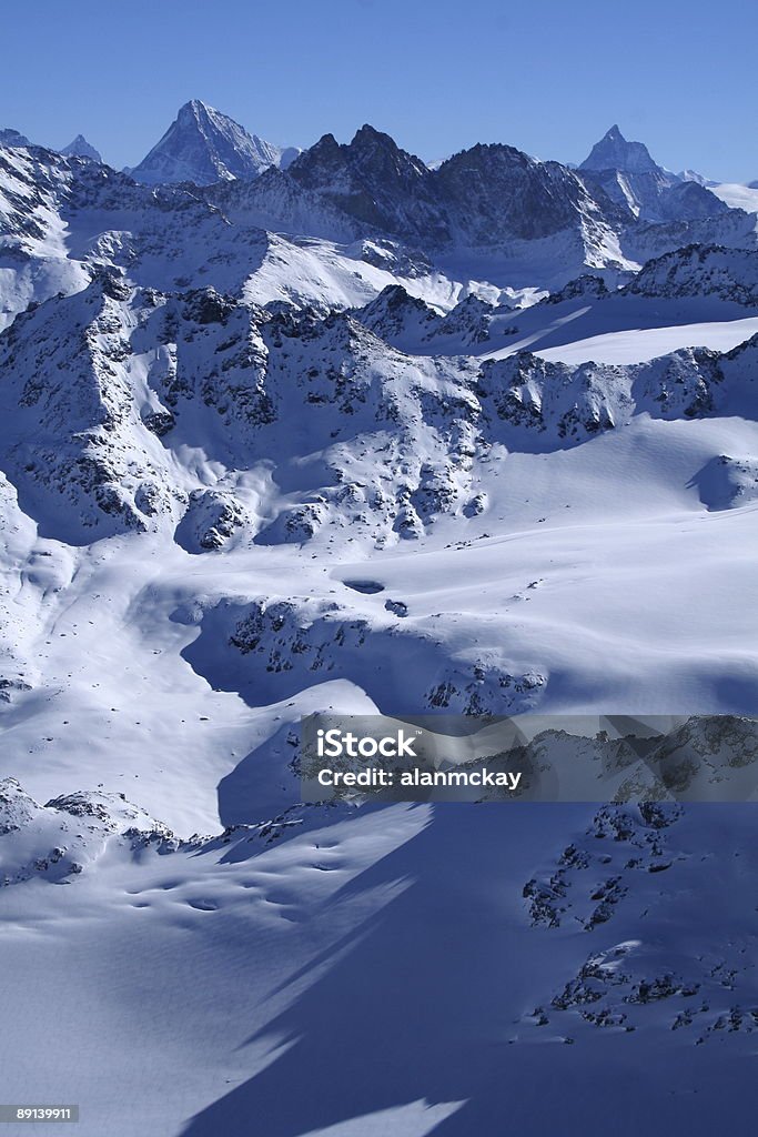Montanhas Nevadas - Foto de stock de Alpes europeus royalty-free