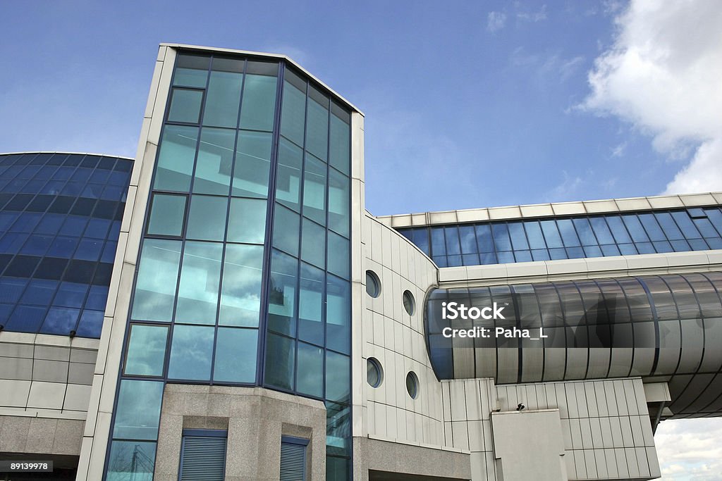 Edificio azul y puente - Foto de stock de Administrador libre de derechos