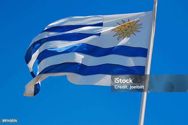 Uruguayische Flagge Flattern Im Wind Stockfoto und mehr Bilder von Farbbild - Farbbild, Flagge, Fotografie