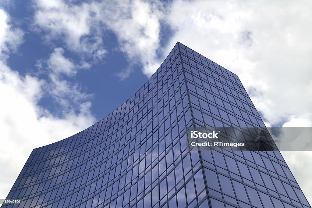 Moderno edificio di vetro. - Foto stock royalty-free di A forma di blocco