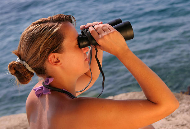 binocular al mar - binoculars watching optical instrument closed fotografías e imágenes de stock