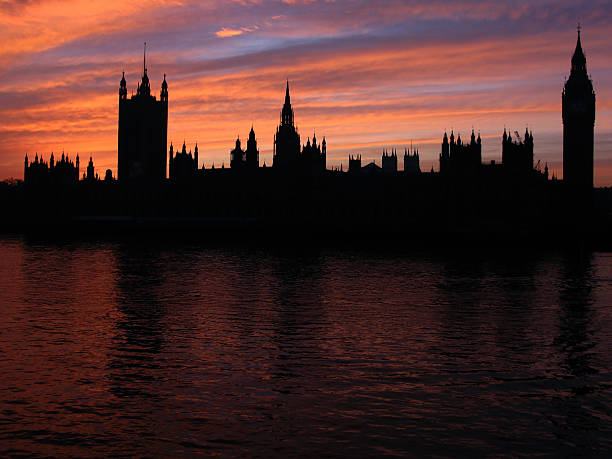 ロンドンの街並みのシルエット - westminster abbey city of westminster awe uk ストックフォトと画像