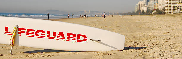 救助員 - gold coast australia lifeguard sea ストックフォトと画像