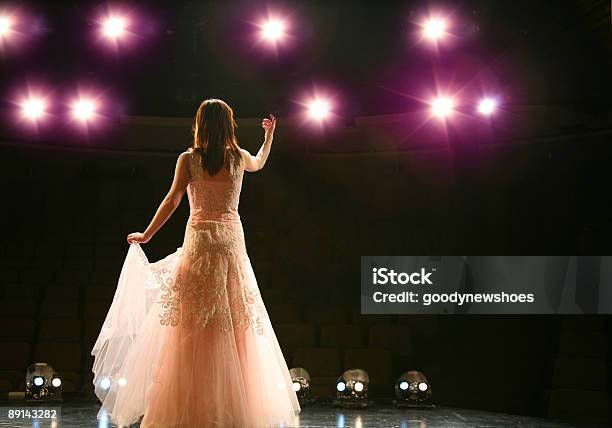 Bühne Stockfoto und mehr Bilder von Oper - Oper, Theateraufführung, Bühne