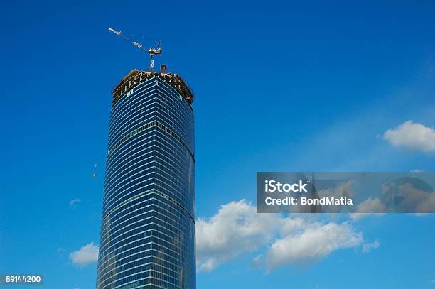 Costruzione Di Alto Grattacielo - Fotografie stock e altre immagini di A forma di blocco - A forma di blocco, Affari, Ambientazione esterna