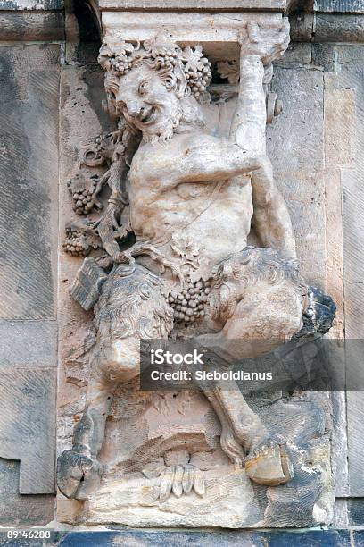 Barokowy Filar Rzeźby - zdjęcia stockowe i więcej obrazów Faun - Bóg grecki - Faun - Bóg grecki, Satyr, Akant